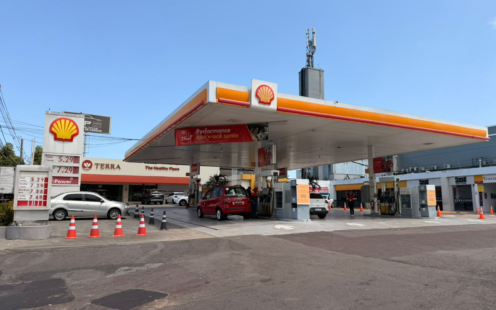 Fachada do Posto 3000 D — Djalma Batista